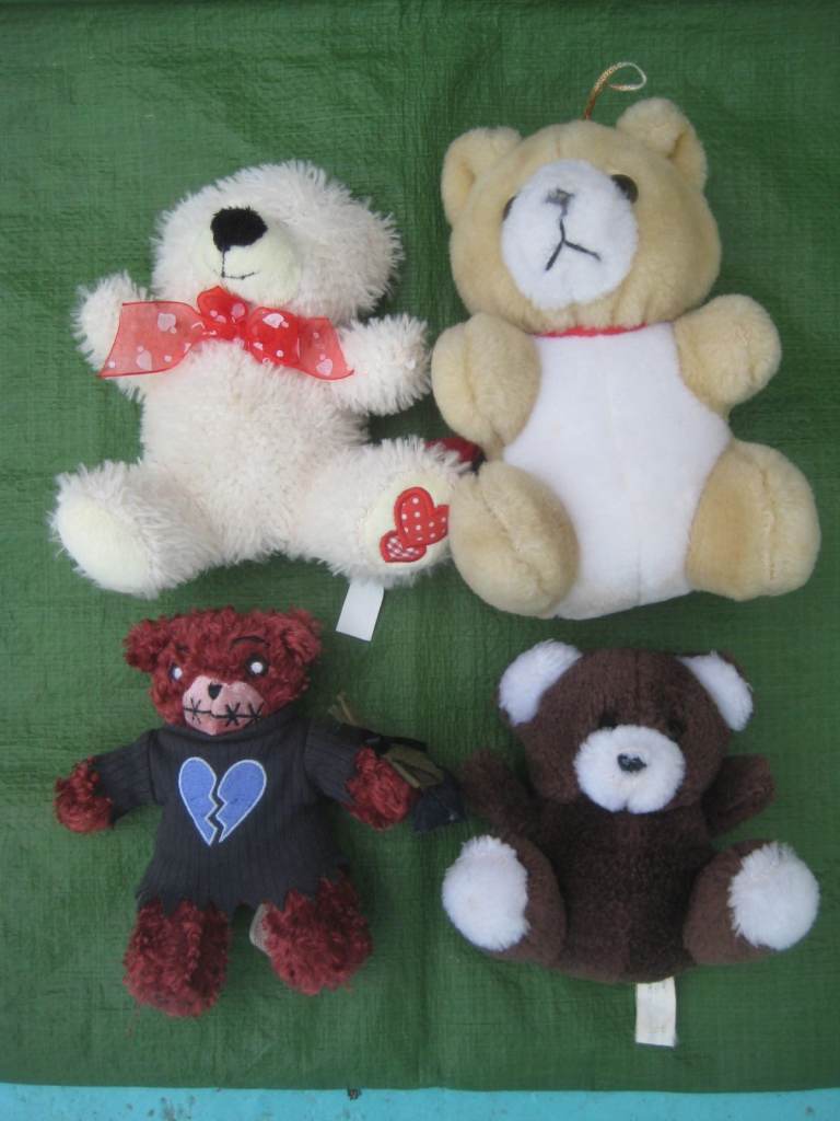 4 Brand New Small Teddy Bears for £5.00