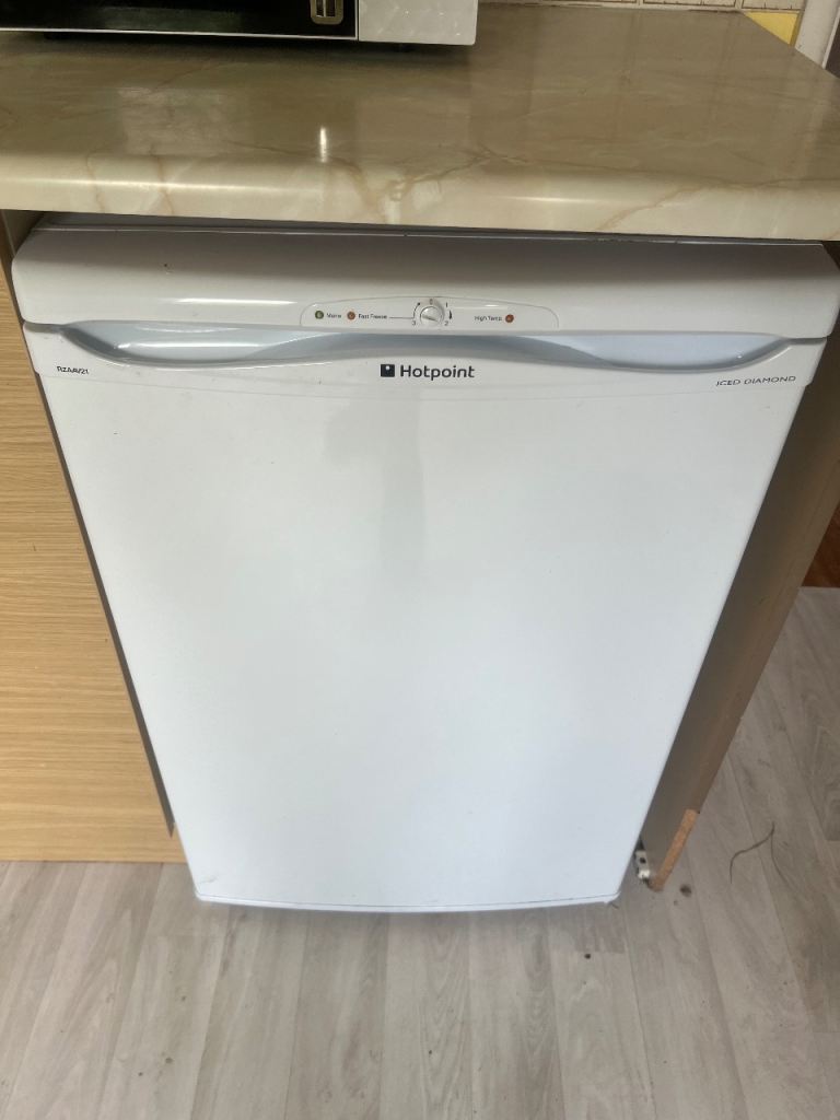 Hoover under counter freezer 