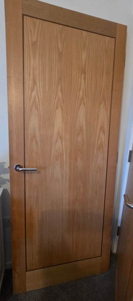 LPD Oak Fire Door (FD30) – With Walnut Inlay & Hardware