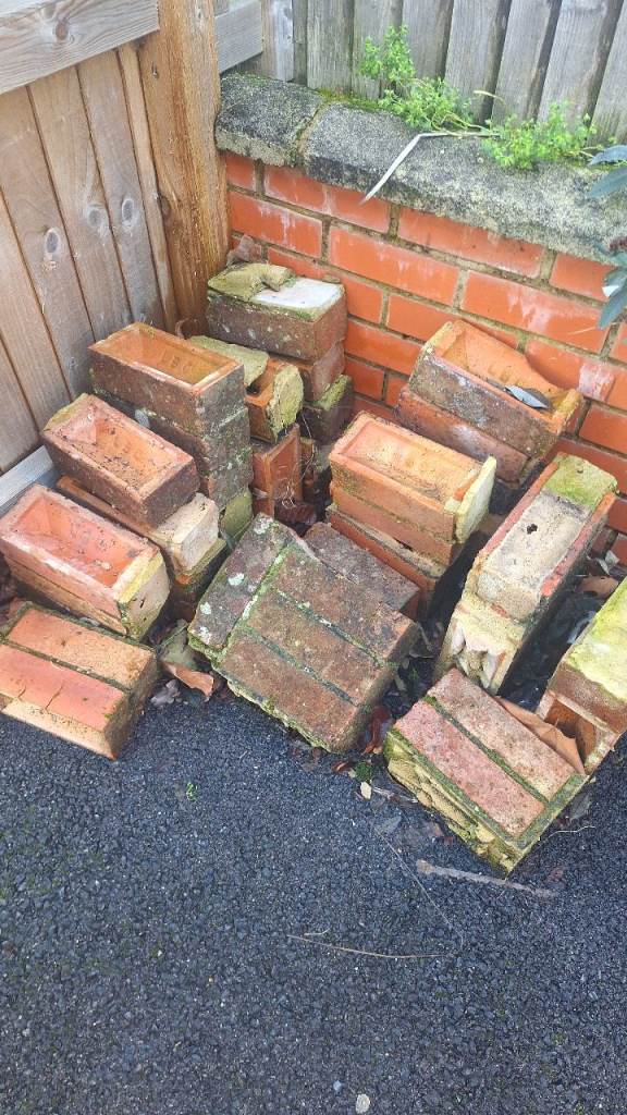 FREE WALL BRICKS 🧱