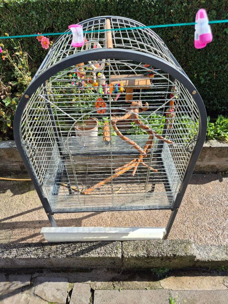 Large open top parrot cage 