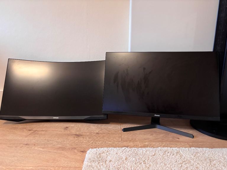 Samsung G5 curved 2k monitor and 1080p 165hz monitor bundle