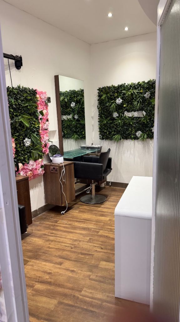 Beauty Room For Rent High Street Barnet with chairs/Table/Shelve