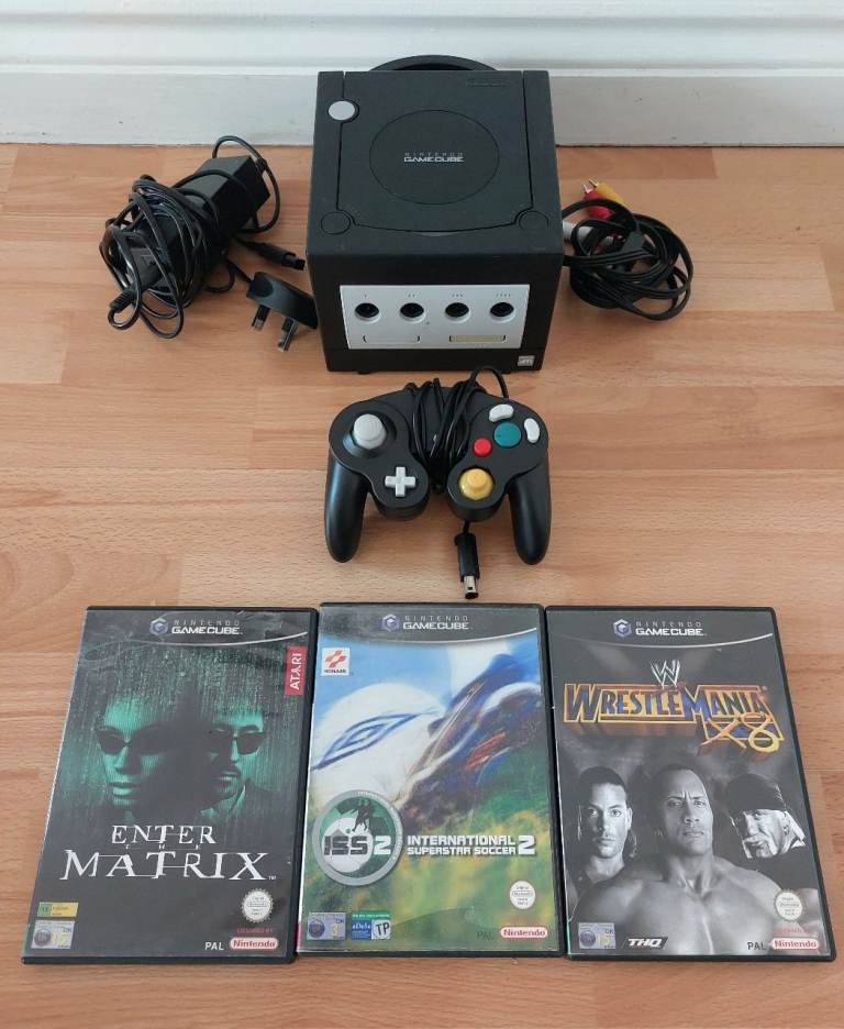 Nintendo GameCube Console with Controller and 3 Games – Good Condition