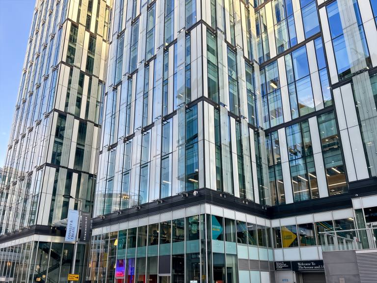Manchester - M3 3HF \ Desk Space Available in a Coworking Environment
