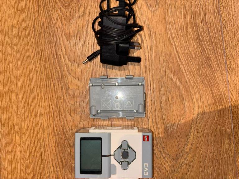 LEGO Mindstorms EV3 Programmable Brick with Official Rechargeable Battery + Charger