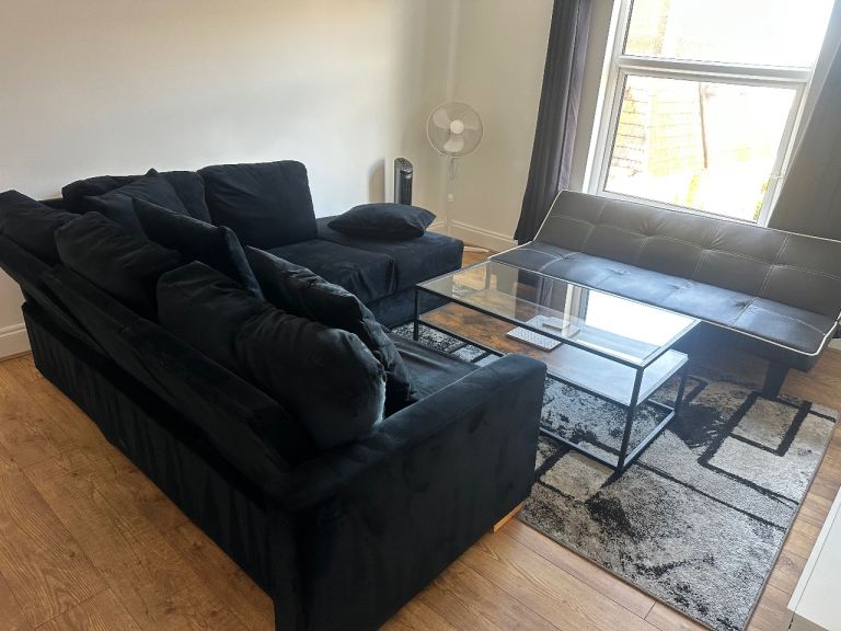 Bright, Peaceful Room by the Sea – 2-Bed Flat in Margate (Beach End of the Street)