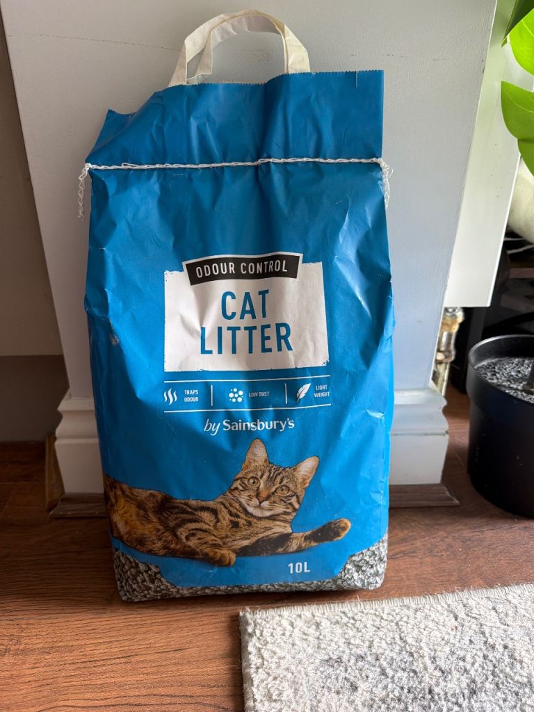 Sainsbury's 10L non-clumping UNOPENED