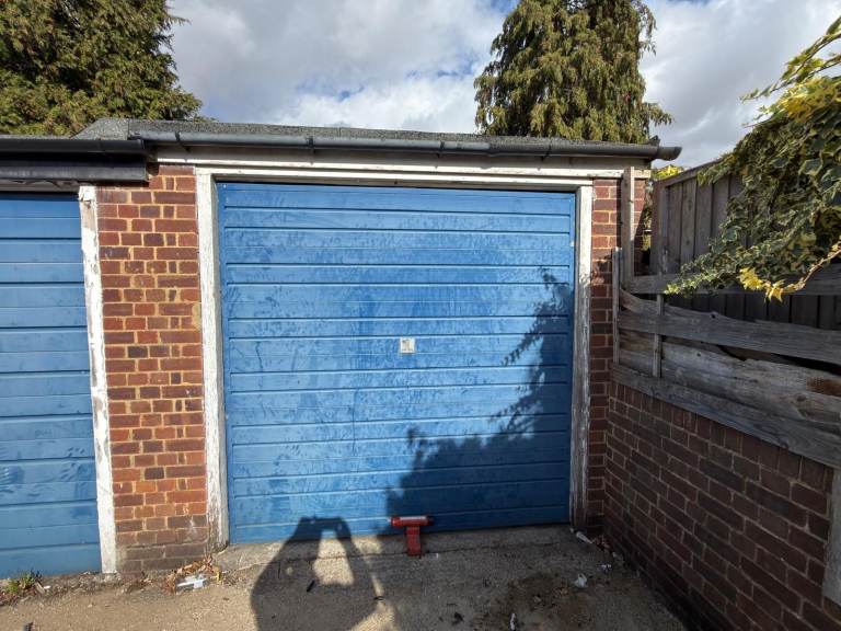 Garage to let in Greenford UB6 9RQ