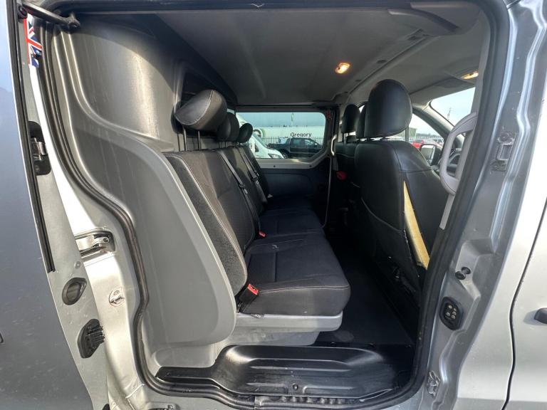 2017 Vauxhall Vivaro 1.6 CDTi 2900 BiTurbo ecoTEC Sportive Crew Van L2 H1 Euro 6 (s/s) 5dr (6 Se ...