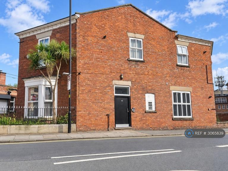 1 bedroom flat in Tyldesley Road, Manchester, M46 (1 bed) (#3065839)