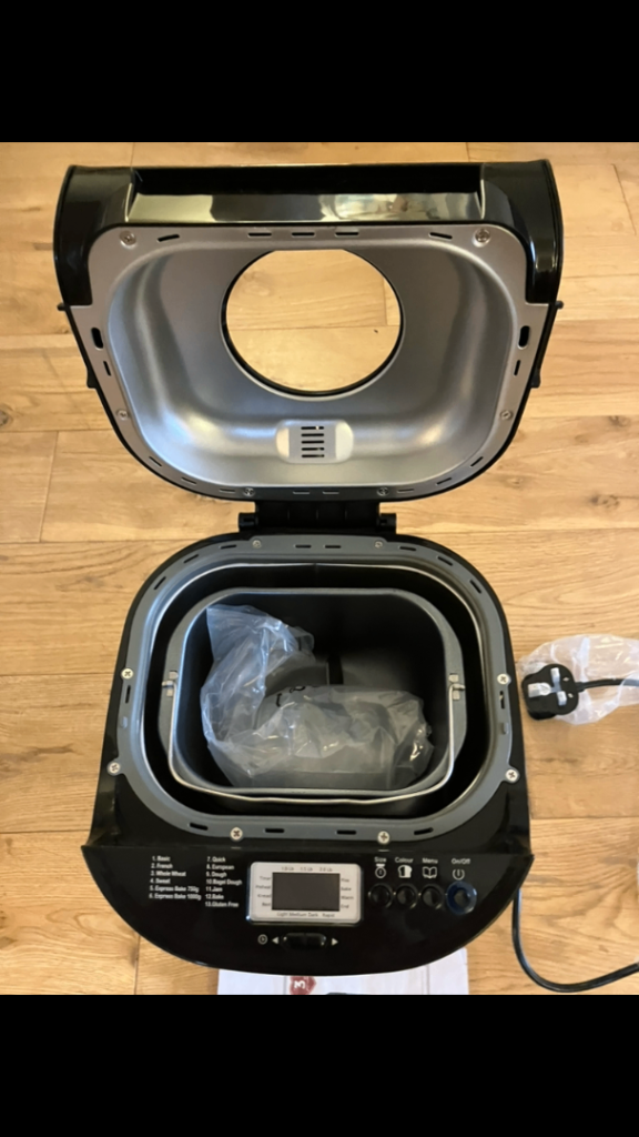 Tower T11001 bread maker BRAND NEW RRP £109, unwanted gift, no box