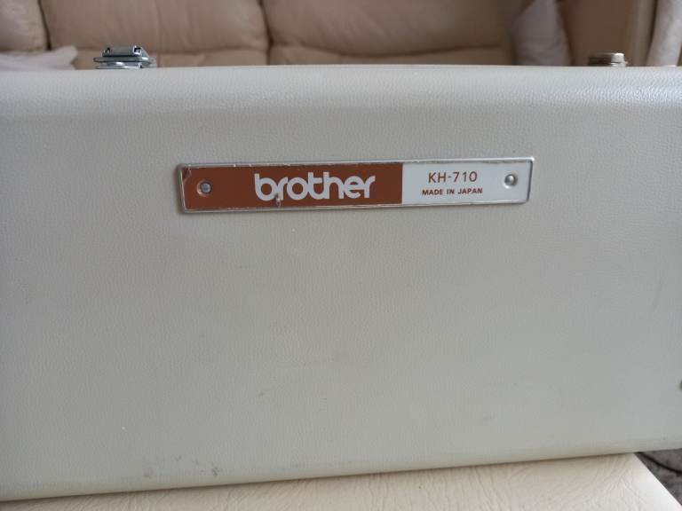 Knitting machine Brother KH-710