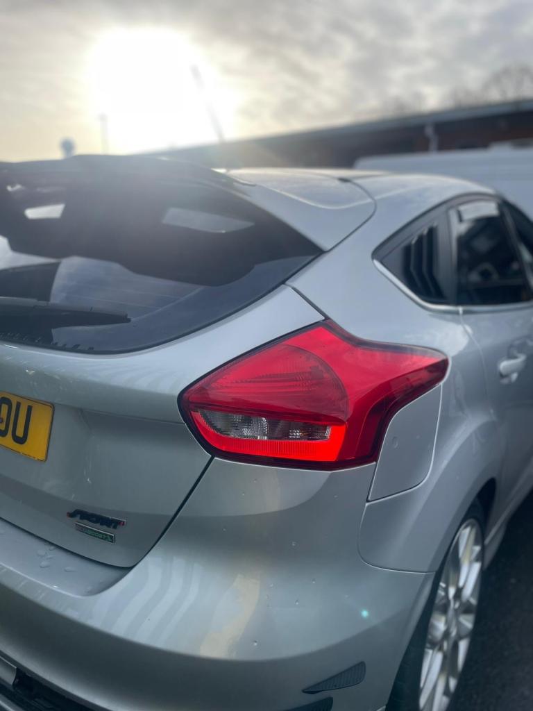 Ford, FOCUS, Hatchback, 2015, Manual, 999 (cc), 5 doors