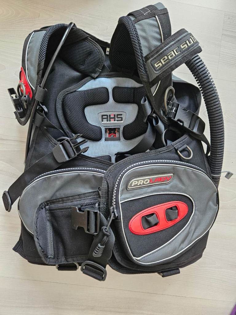 Scuba gear including women's medium stab jacket