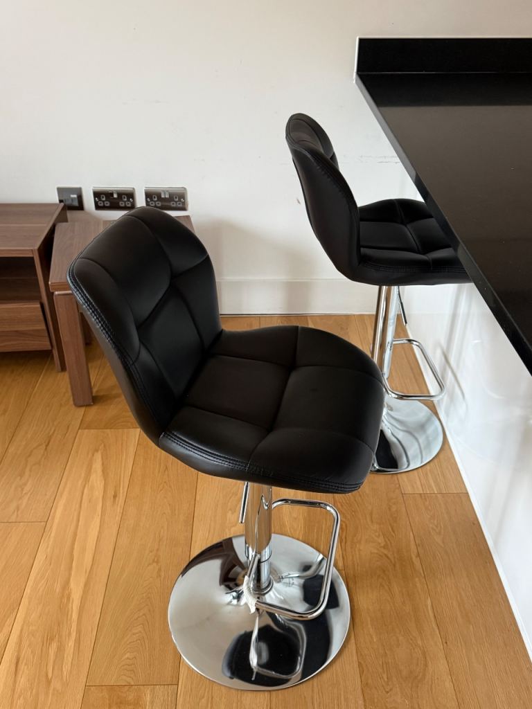 Bar stools  (w10, pick up only)