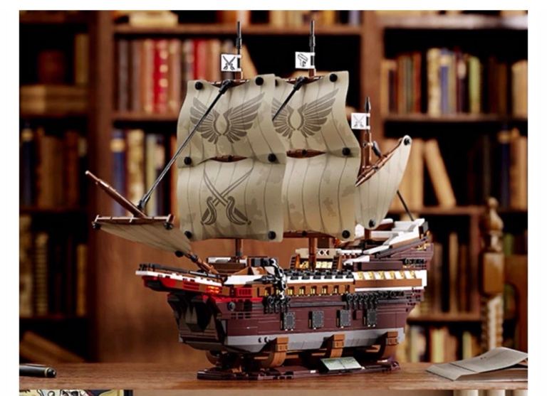 Pirate Ship Building