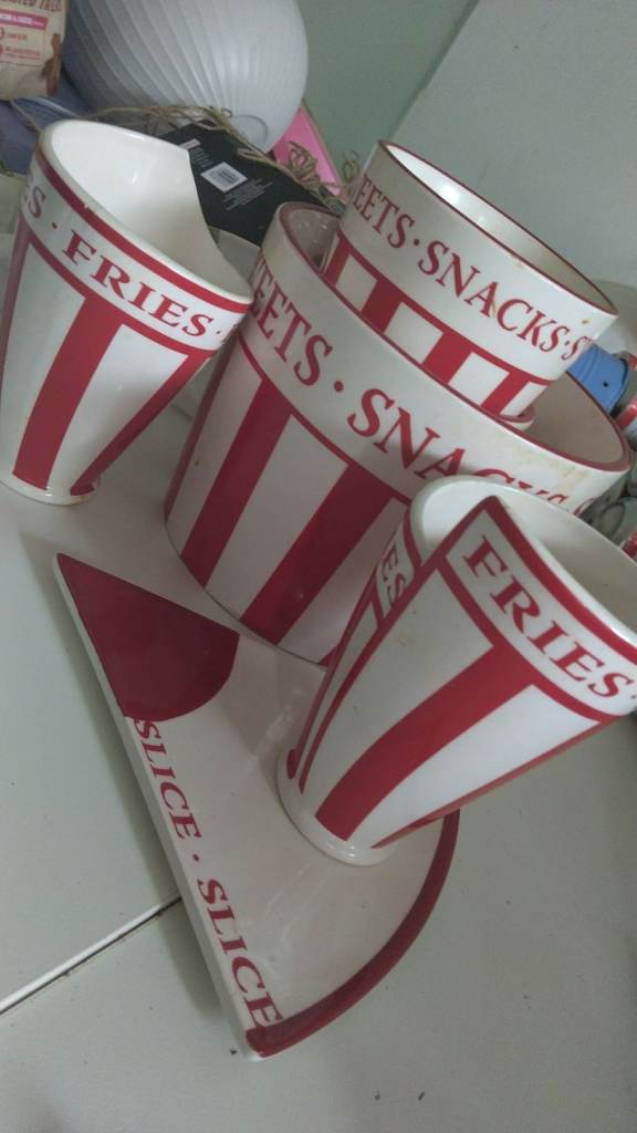 Diner server buffet ware