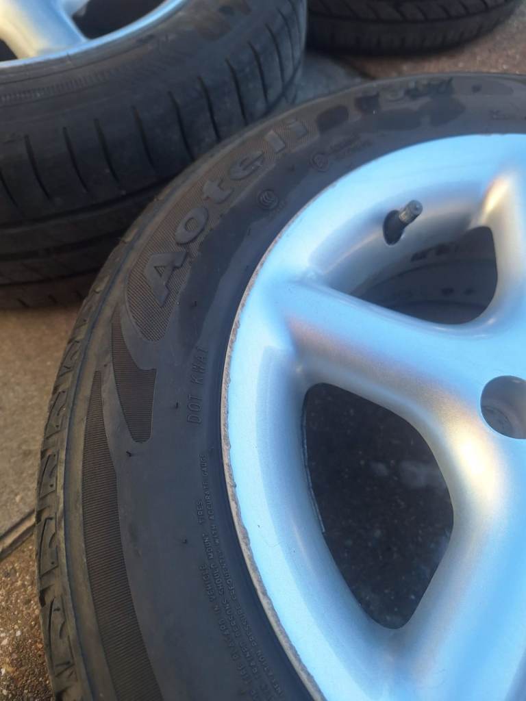 Mazda MX5 alloy wheels with tyres