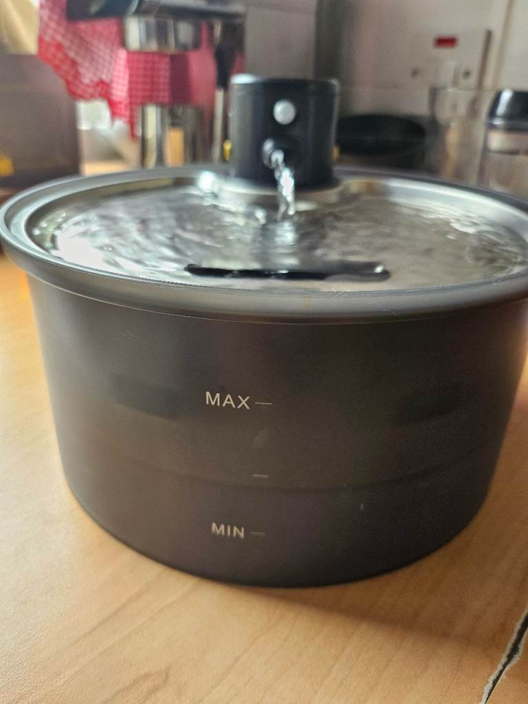 Cat water fountain (Rechargeable)