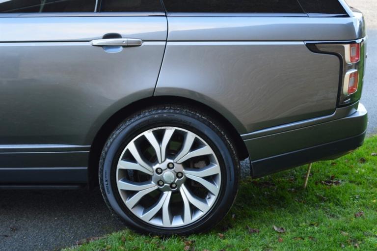 2018 Land Rover Range Rover 4.4 SDV8 Autobiography 4dr Auto ESTATE DIESEL Automatic