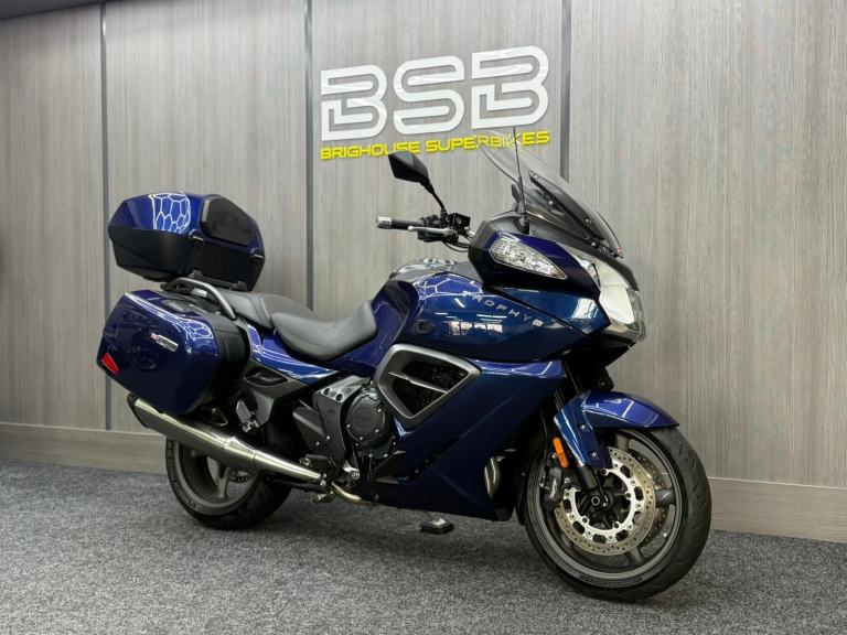 2014 14 Triumph Trophy SE 1200 ABS - Fresh service - Shaft drive - GSH