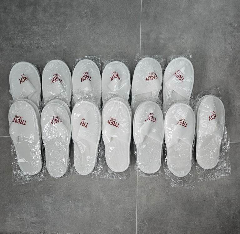 13 Pairs of Closed Toe spa slippers