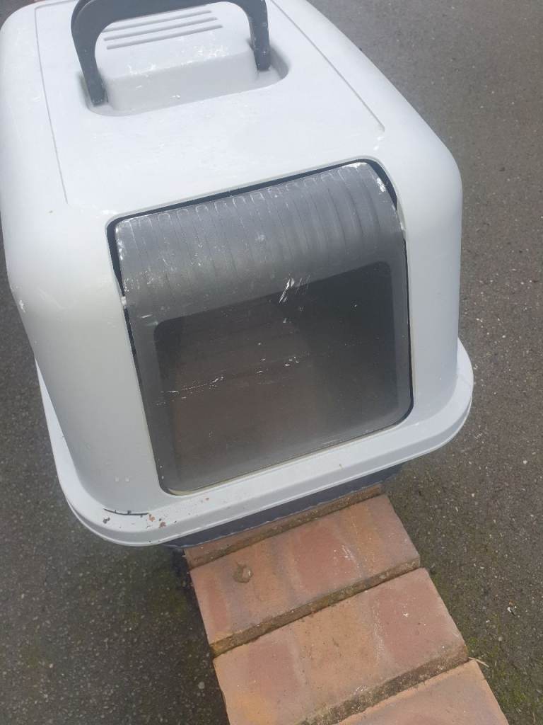 Cat Litter Box With Flap Door , Good Condition, Hardly Used, Very Useful.