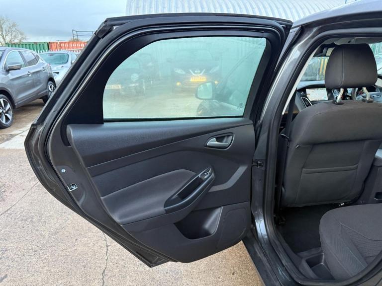 2015 Ford Focus 1.0T EcoBoost Titanium Euro 6 (s/s) 5dr HATCHBACK Petrol Manual