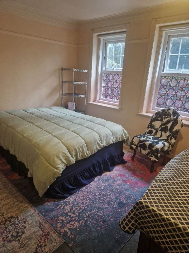 Room to rent Double Bmth Square Amazing quiet location 