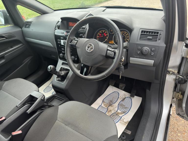 2013 Vauxhall Zafira 1.6 16V Exclusiv MPV 5dr Petrol Manual Euro 5 (115 ps) MPV Petrol Manual