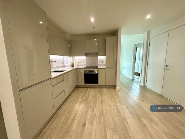2 bedroom flat in London, London, E16 (2 bed) (#2865561)