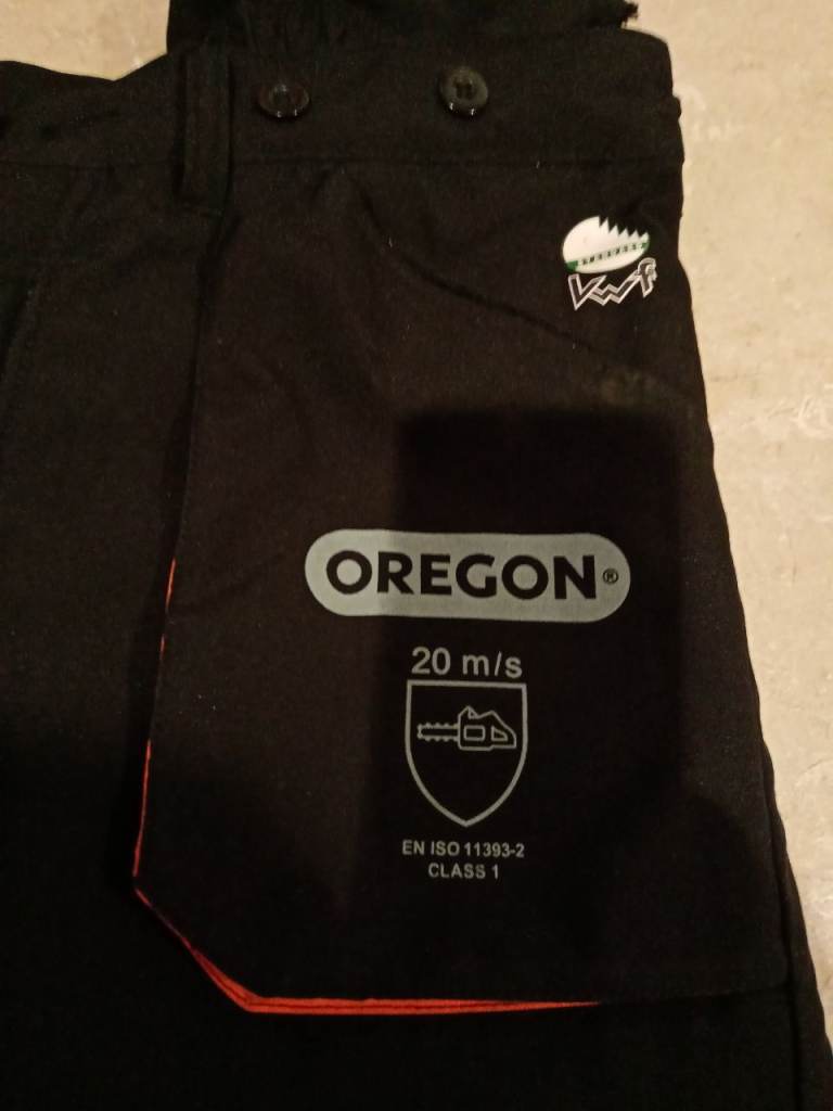 OREGON CHAINSAW TROUSERS MEDIUM NEARLY NEW