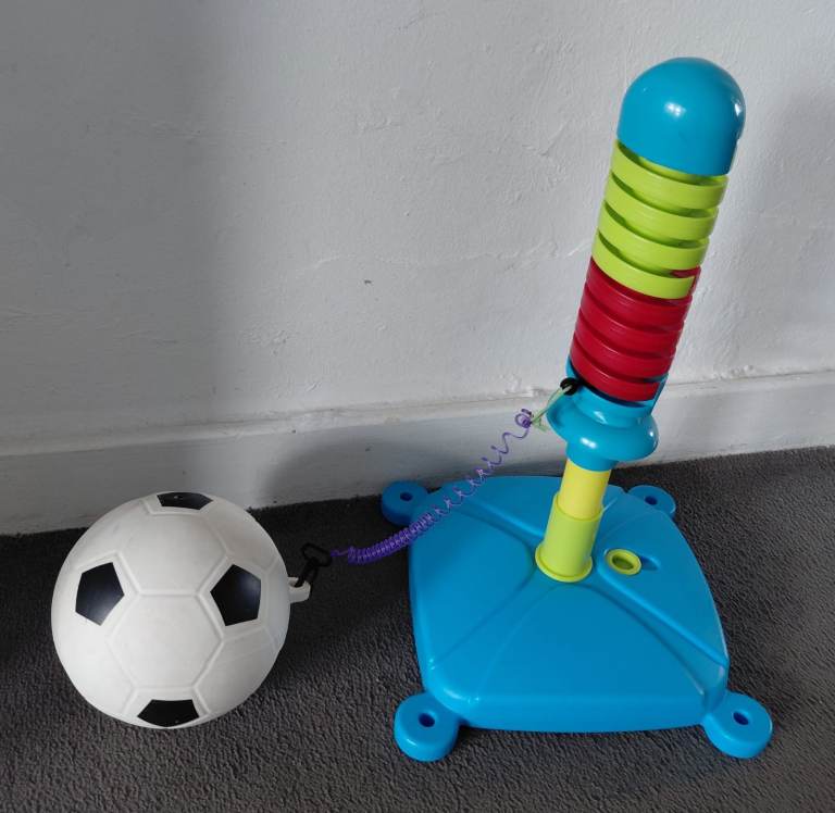 Kids football swing game 
