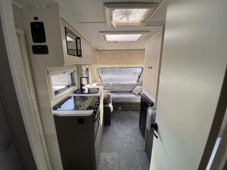 2025 XPLORE XC LITE 4 BERTH TOURING CARAVAN - BRAND NEW!