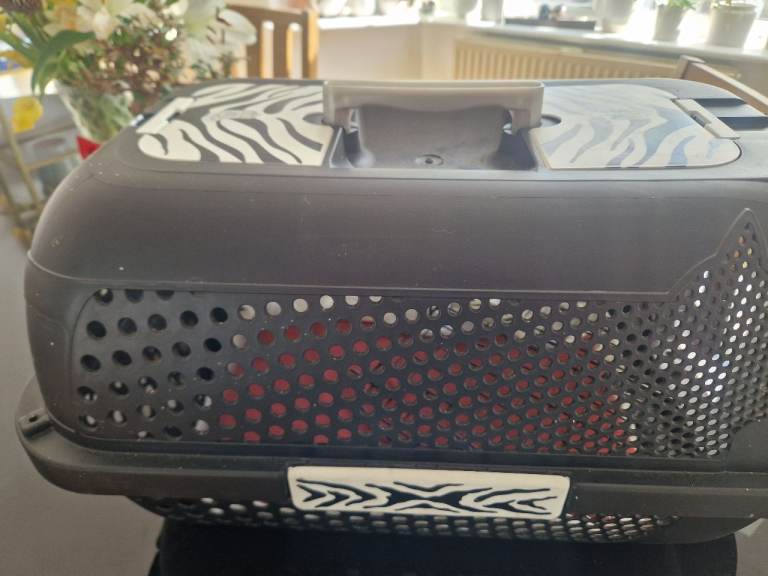 Pet Carrier / Travel Crate - Good Condition