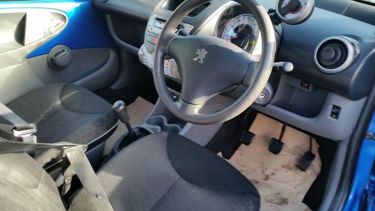 *!*£20 A YEAR ROAD TAX*!* 2010 Peugeot 107 1.0 verve **FULL YEARS MOT** **JUST VALETED** C1 AYGO