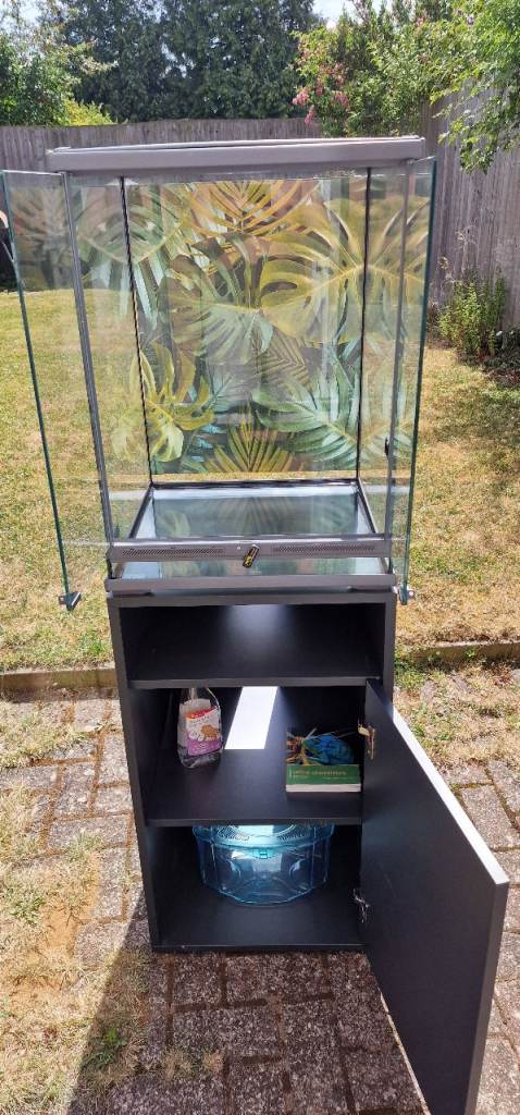 Reptile vivarium with cabinet and equipment
