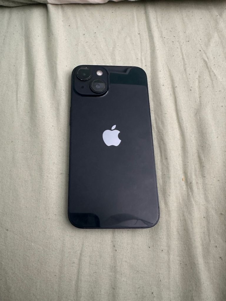 IPhone 14 128GB black Amazing condition no scratches on back or front