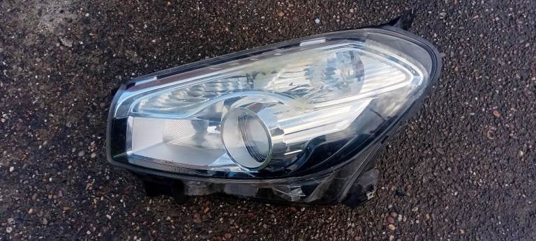 Nissan qashqai passenger headlight unit complete 