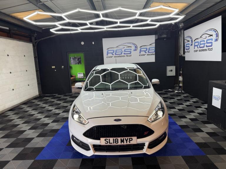 2018 Ford Focus 2.0T EcoBoost ST-3 Navigation 5dr HATCHBACK Petrol Manual