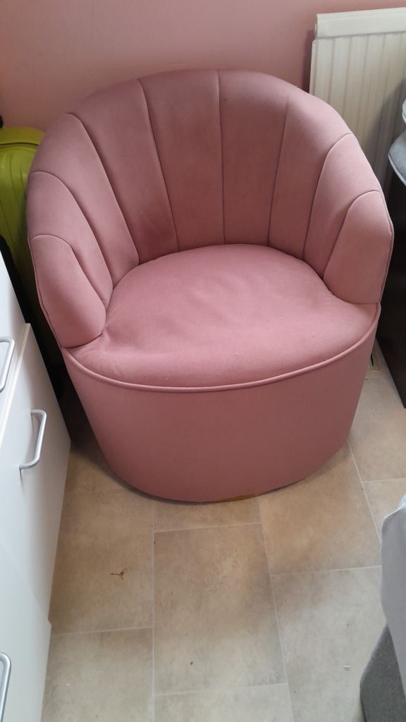 Swivel arm chair