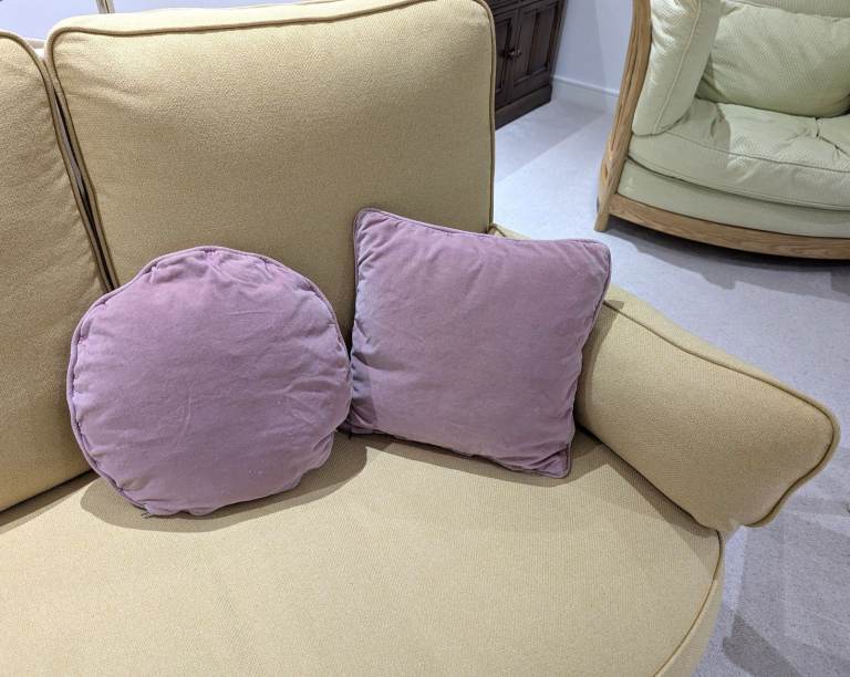DUSKY PINK VELVET CUSHIONS ROUND 40cm DIAMETER SQUARE 46cm x 46cm FEATHER INSERT