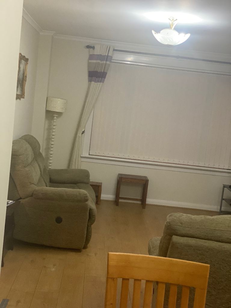 HOUSE FOR RENT IMMEDIATELY- 3 BEDROOMS 