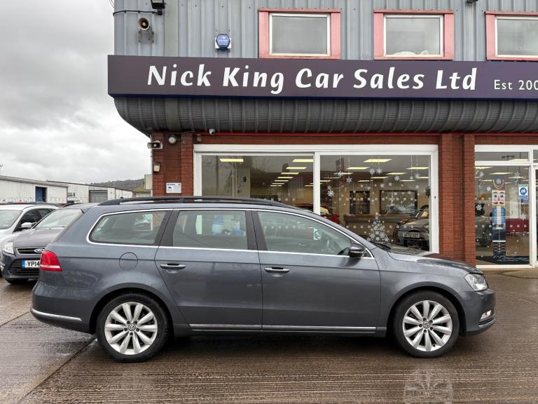 2013 Volkswagen Passat 2.0 TDI BMT Highline 5dr ++ 11 VW SERVICES / 35 TAX / SAT NAV / DAB ++ EST...