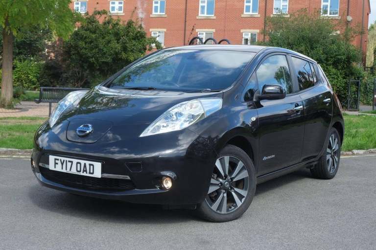 NISSAN LEAF 30kWh Tekna Auto 5dr 2017