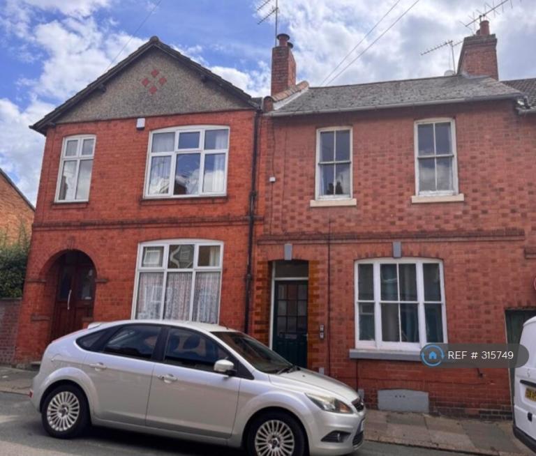 3 bedroom house in Norton Road, Northampton, NN2 (3 bed) (#315749)