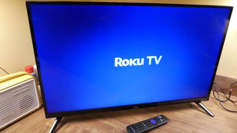 JVC LT-32CR230 32 inch Smart TV with Built in ROKU