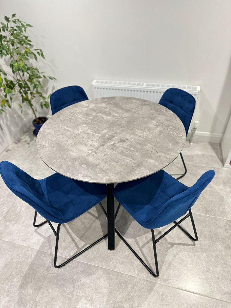 Full dining table 