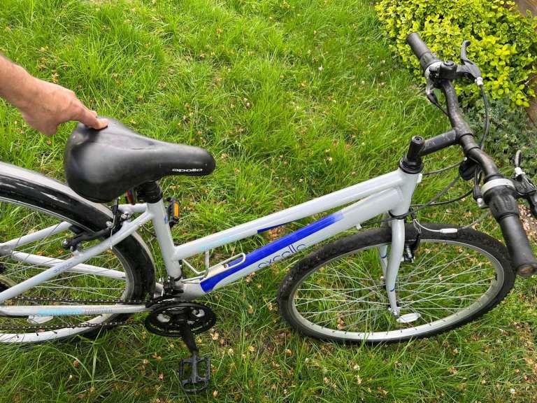 Apollo Excelle Ladies Hybrid Bike – Shimano Gears – 26" Wheels